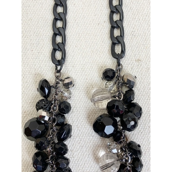 Long Black chain faceted bead cluster necklace - Picture 4 of 6